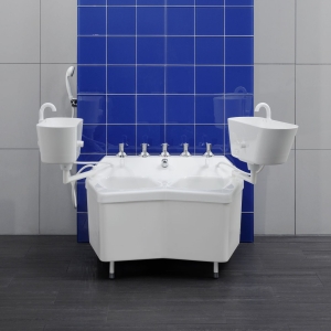 Fason czterokomorowy do hydroterapii kończyn górnych i dolnych, z niezależną regulacją temperatury wody.