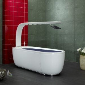 Vichy Prestige – wanna do hydroterapii z zintegrowanym systemem natrysku górnego.