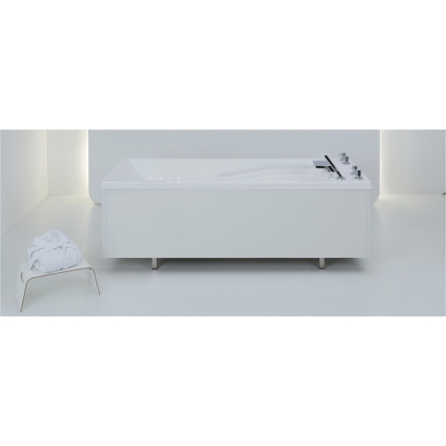 Wanna LUXURY do hydromasażu – widok boczny z chromowanymi elementami sterującymi.