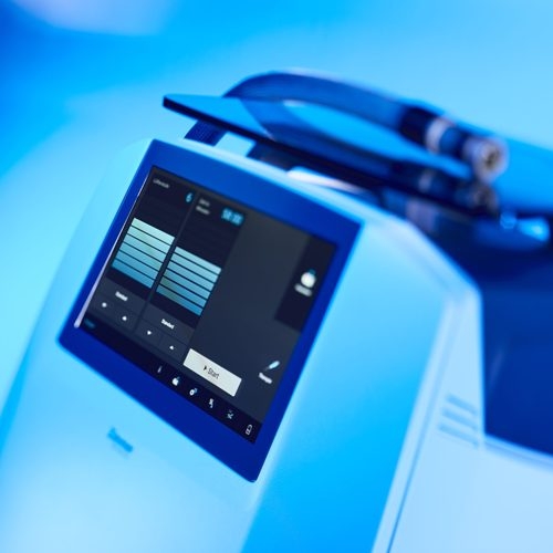 Cryo 7 – ekran dotykowy aparatu do krioterapii miejscowej zimnym powietrzem.