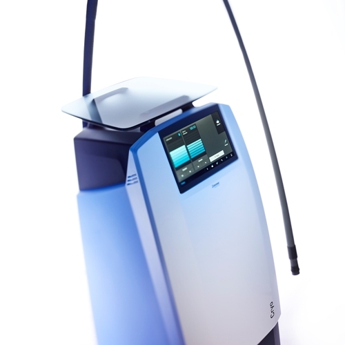 Cryo 7 Zimmer – urządzenie do krioterapii miejscowej zimnym powietrzem z elastycznym przewodem chłodzącym.