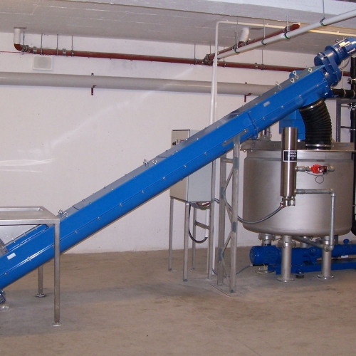 Instalacja do przygotowania i transportu peloidów z podajnikiem ślimakowym i zbiornikiem ze stali nierdzewnej.