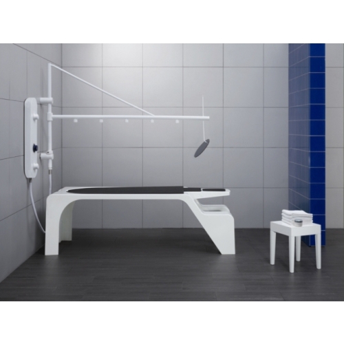 Stół do natrysku horyzontalnego Vichy Clasic z panelem prysznicowym i zestawem dysz wodnych.