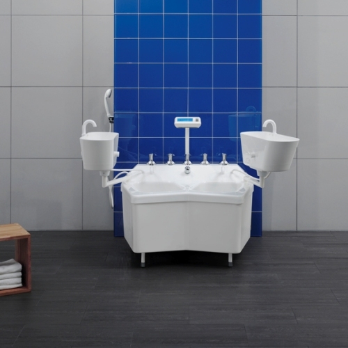 Wanna do kąpieli czterokomorowych wodno-elektrycznych – widok frontowy z panelami i czterema komorami zabiegowymi.