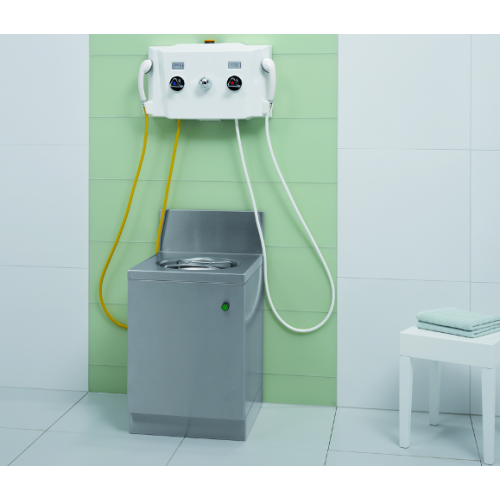 Jednostka myjąca z mieszaczem i prysznicem – element systemu wózka kąpielowo-transportowego.